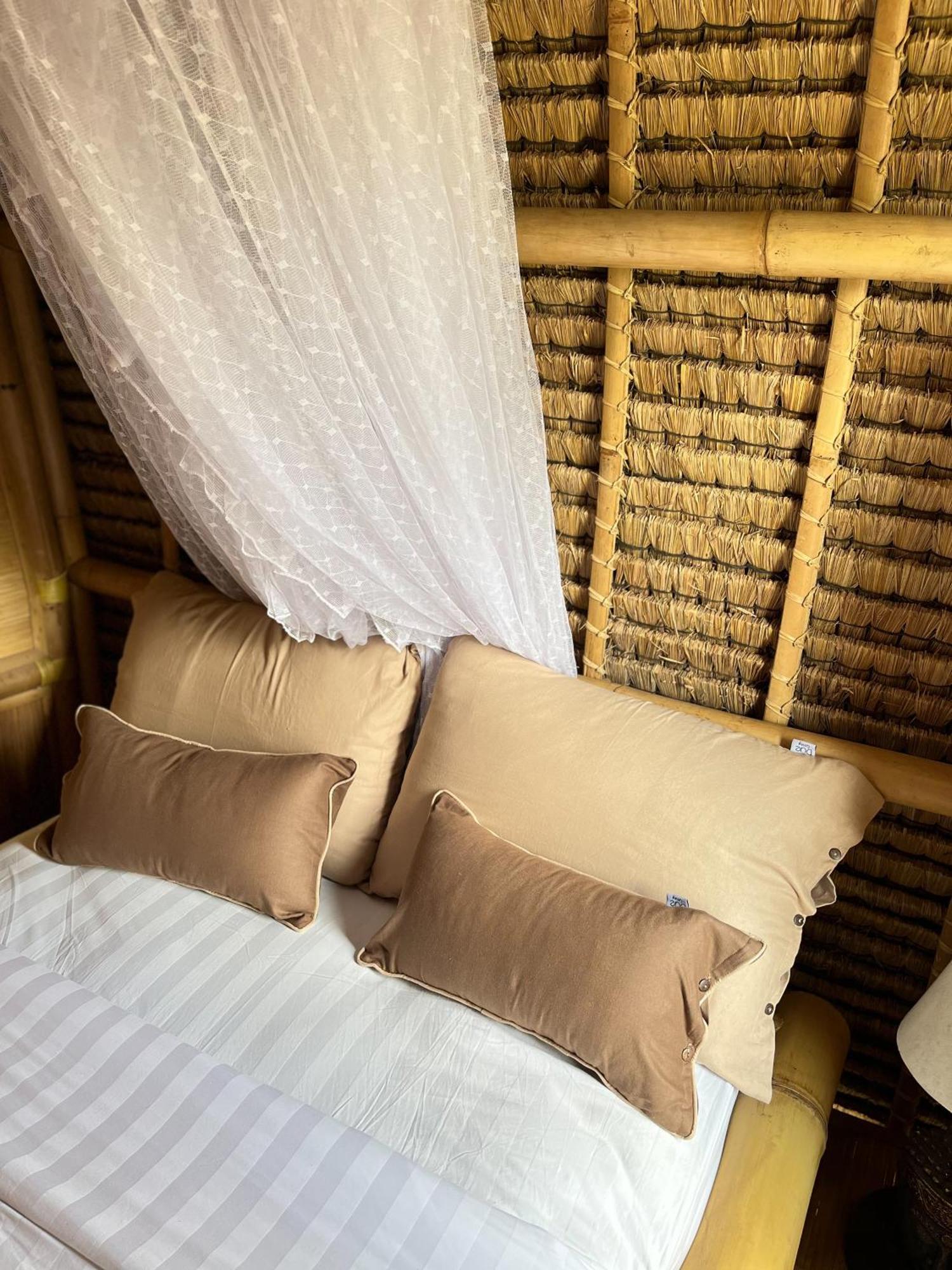 Kawig Bamboo House - Ricefield View, Eco Bamboo Home Tampaksiring ภายนอก รูปภาพ