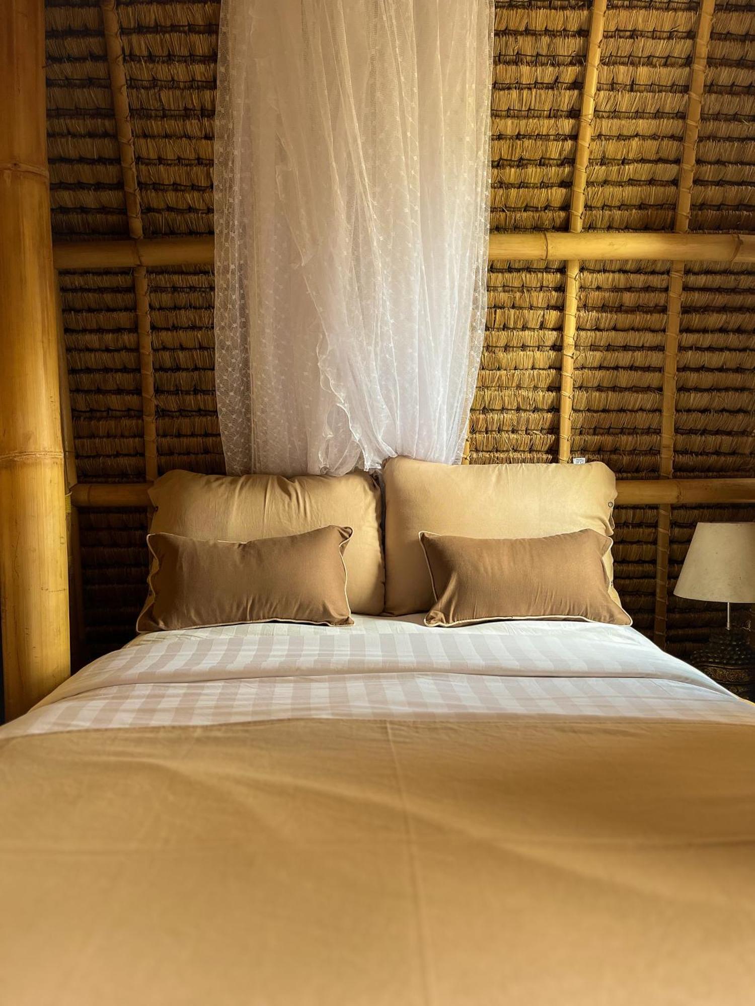 Kawig Bamboo House - Ricefield View, Eco Bamboo Home Tampaksiring ภายนอก รูปภาพ
